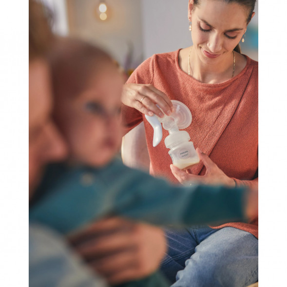 Молокоотсос Philips Avent Manual Breast Pump SCF430/01 в Хабаровске
