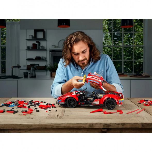 Конструктор LEGO Technic 42125 Ferrari 488 GTE &amp;quot;AF Corse #51&amp;quot; в Хабаровске