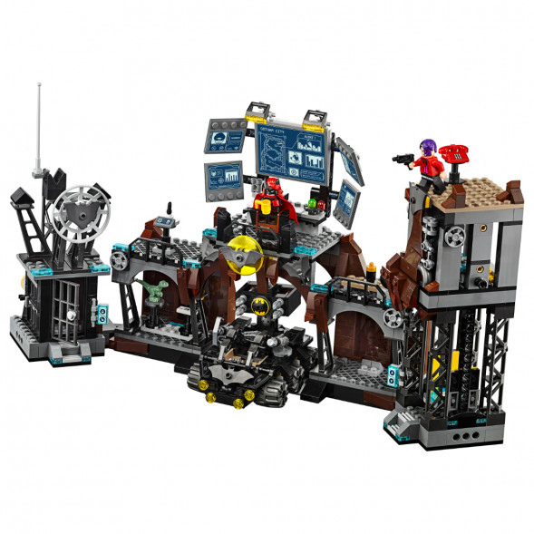 Конструктор LEGO Super Heroes 76122 Вторжение Глиноликого в бэт-пещеру в Хабаровске