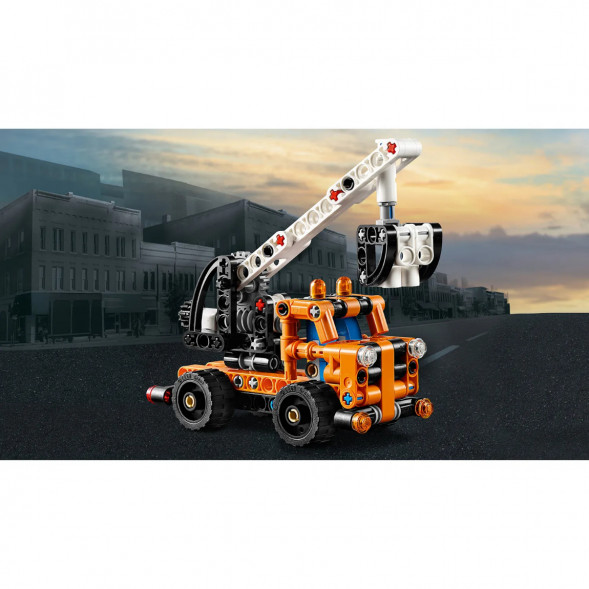 Конструктор LEGO Technic 42088 Ремонтный автокран в Хабаровске