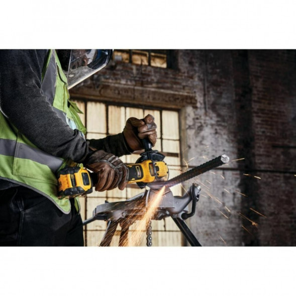 Аккумуляторная угловая шлифмашина DEWALT DCG409NT, без АКБ и ЗУ, в кейсе TSTAK в Хабаровске