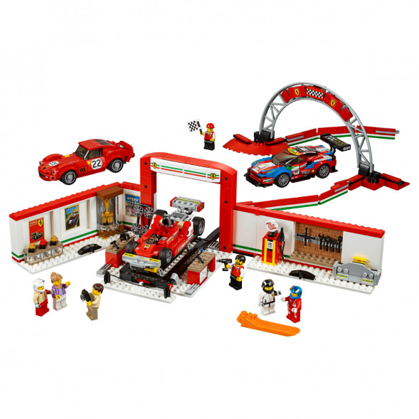 Конструктор LEGO Speed Champions 75889 Гараж Ferrari в Хабаровске