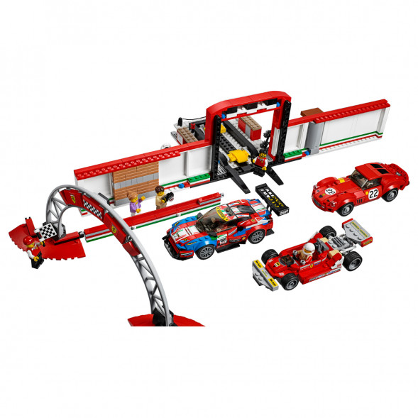 Конструктор LEGO Speed Champions 75889 Гараж Ferrari в Хабаровске