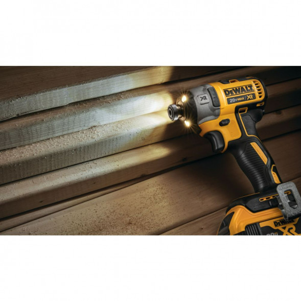 Аккумуляторный шуруповерт DEWALT DCF887N, без АКБ и ЗУ в Хабаровске