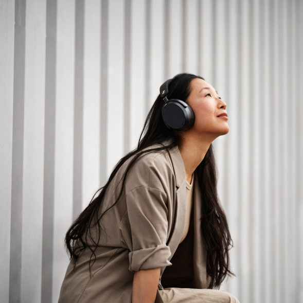 Беспроводные наушники Sennheiser Momentum 4 Wireless, Graphite в Хабаровске