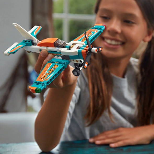 Конструктор LEGO Technic 42117 Гоночный самолёт в Хабаровске