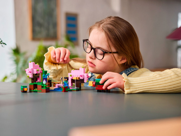 Конструктор LEGO Minecraft 21260 Сад цветущей вишни в Хабаровске