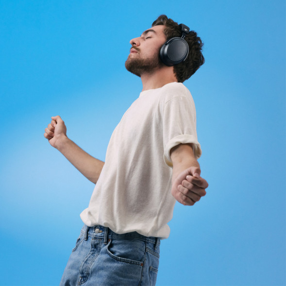 Беспроводные наушники Sennheiser Momentum 4 Wireless, Black в Хабаровске