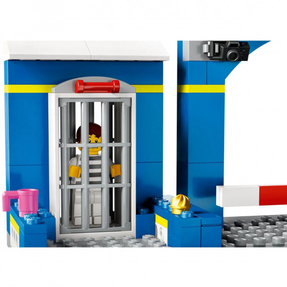 Конструктор LEGO City 60370 Побег из полицейского участка в Хабаровске