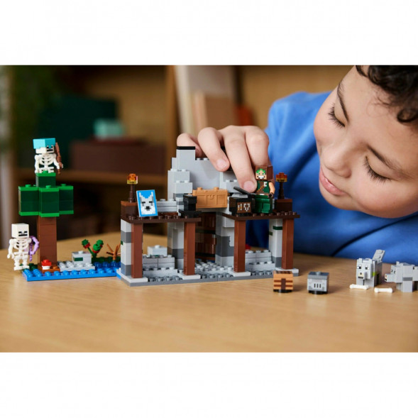 Конструктор LEGO Minecraft 21261 Волчья крепость в Хабаровске