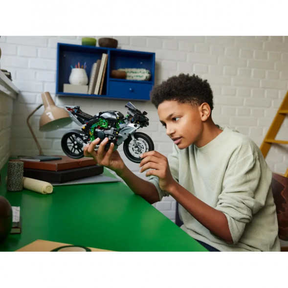 Конструктор LEGO Technic 42170 Мотоцикл Kawasaki Ninja H2R в Хабаровске